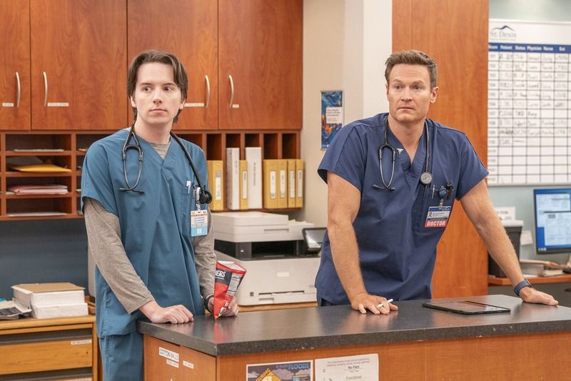 St. Denis Medical : Photo Mekki Leeper, Josh Lawson