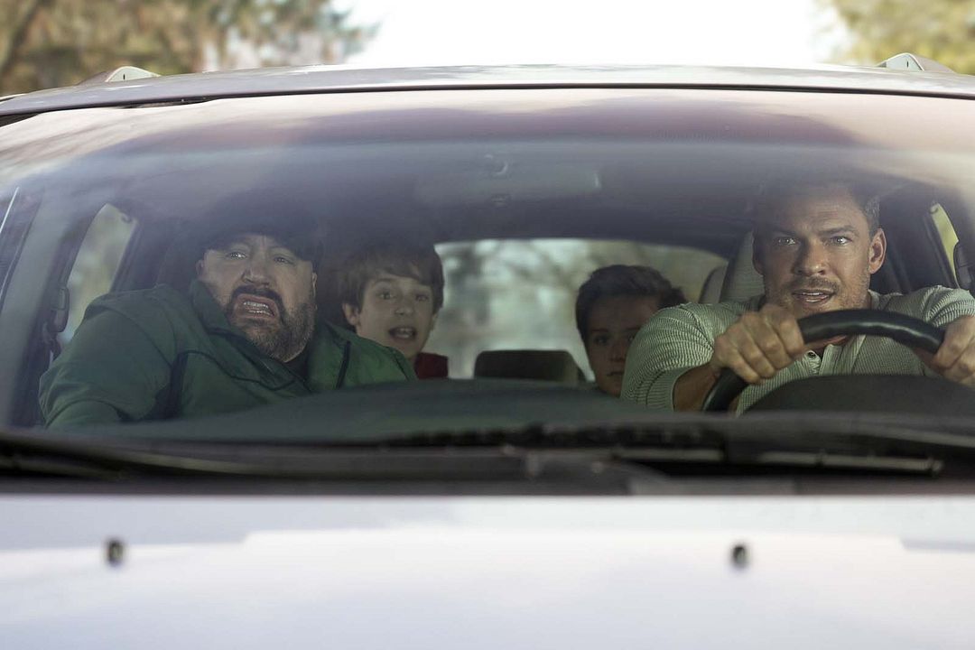 Une journée incontrôlable : Photo Banks Pierce, Benjamin Pajak, Alan Ritchson, Kevin James