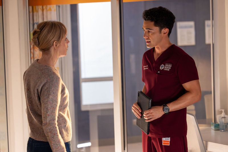 Chicago Med : Photo Erin Davie, Darren Barnet