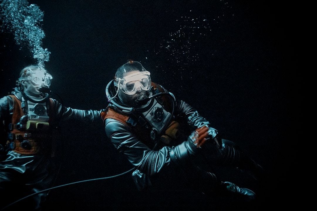 Above The Below : Photo Caitlin FitzGerald, Idris Elba