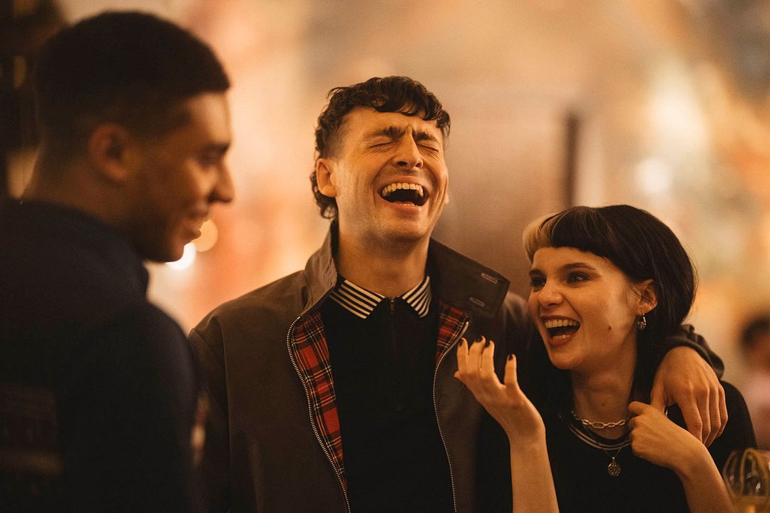Je vois des immeubles tomber comme la foudre : Photo Anthony Boyle, Lola Petticrew, Jay Lycurgo