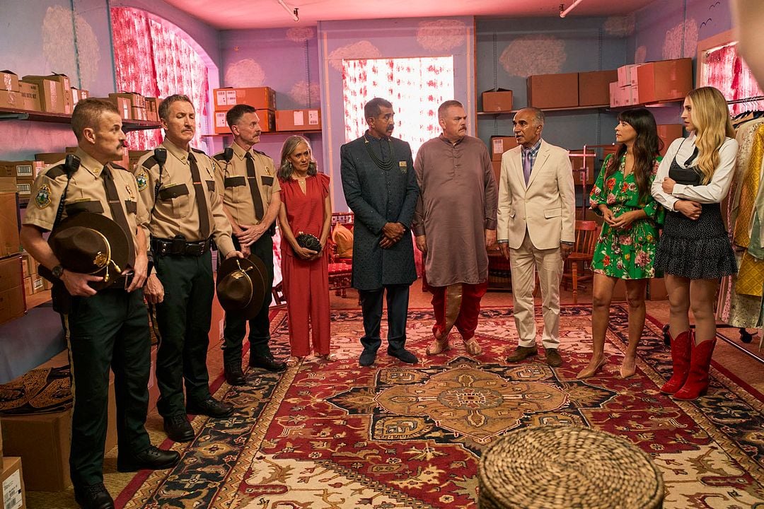 Super Troopers 3 : Photo Paul Soter, Jay Chandrasekhar, Lisa Gilroy, Erik Stolhanske, Steve Lemme, Kevin Heffernan, Hannah Simone, Sakina Jaffrey, Iqbal Theba