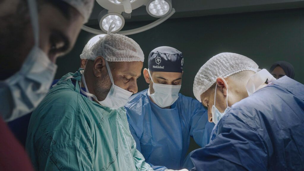 American Doctor : Photo