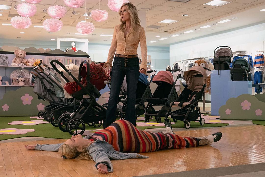 Margo a des problèmes d’argent : Photo Michelle Pfeiffer, Elle Fanning