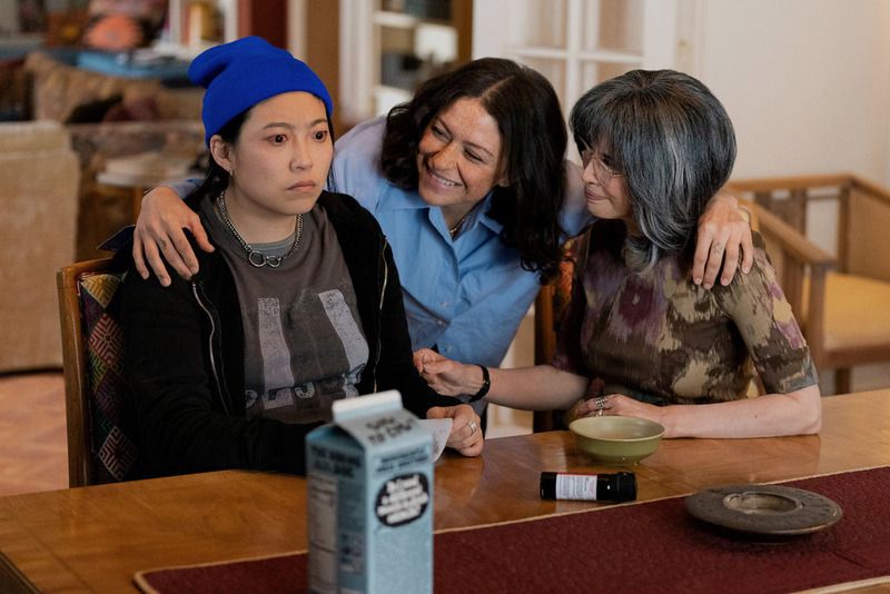 Photo Alia Shawkat, Lauren Tom, Awkwafina