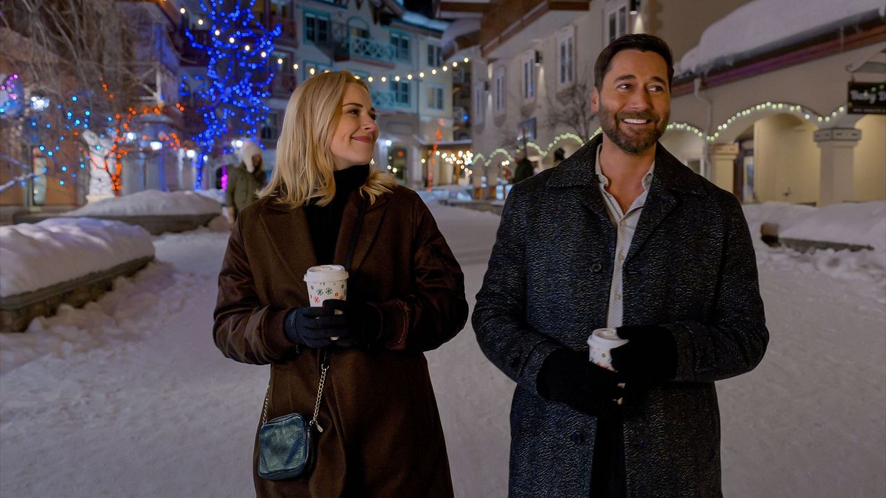 My Secret Santa : Photo Alexandra Breckenridge, Ryan Eggold