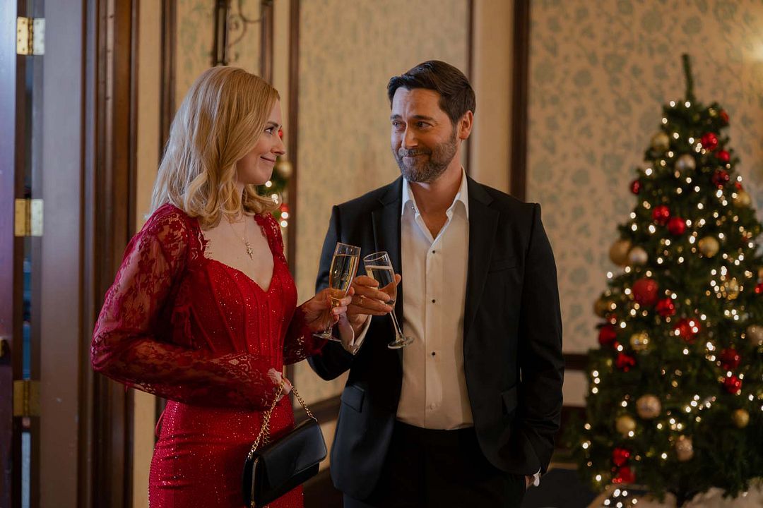 My Secret Santa : Photo Alexandra Breckenridge, Ryan Eggold