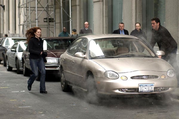 Mémoire effacée : Photo Julianne Moore, Joseph Ruben, Dominic West