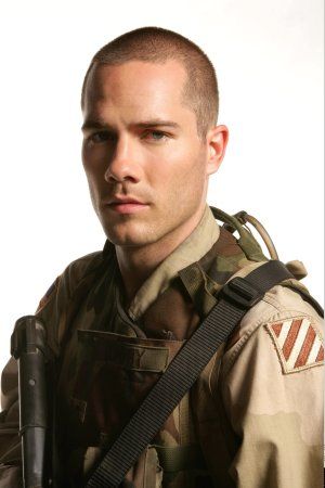 Photo Luke MacFarlane