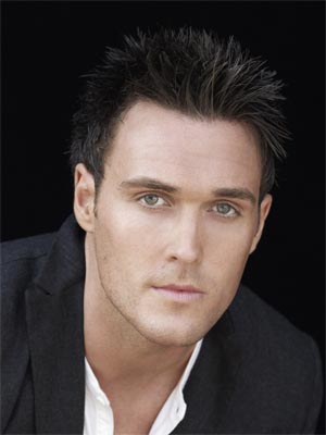 Affiche Owain Yeoman