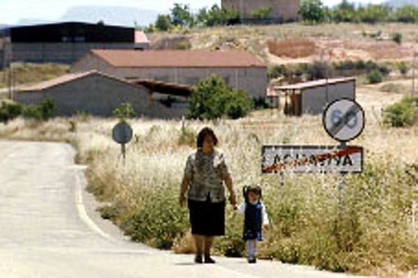 Aguaviva: La vida en tres maletas : Photo Verónica Marchiaro, Mario Burbano