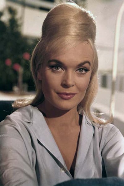 Goldfinger : Photo Shirley Eaton, Honor Blackman