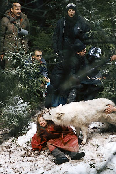 Survivre avec les loups : Photo Mathilde Goffart, Véra Belmont