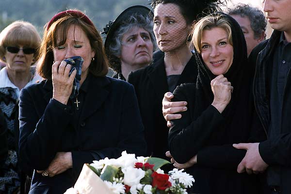 Enfin veuve : Photo Michèle Laroque, Isabelle Mergault, Eva Darlan