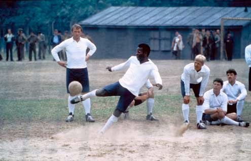 A nous la victoire : Photo John Huston, Pelé