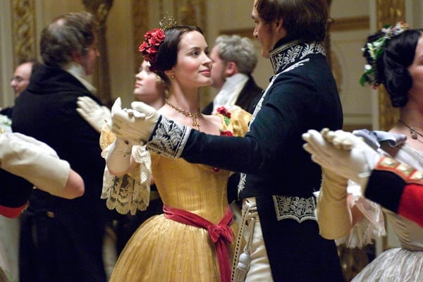 Victoria : les jeunes années d'une reine : Photo Rupert Friend, Emily Blunt