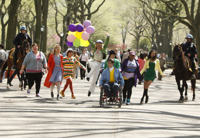 Glee : Photo Ashley Fink, Amber Riley, Naya Rivera, Lea Michele, Dianna Agron, Jenna Ushkowitz, Kevin McHale, Heather Morris