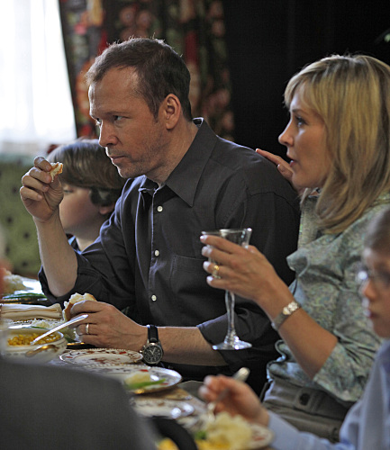 Blue Bloods : Photo Amy Carlson, Donnie Wahlberg