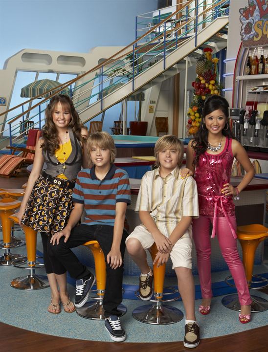 Photo Cole Sprouse, Dylan Sprouse, Debby Ryan, Brenda Song