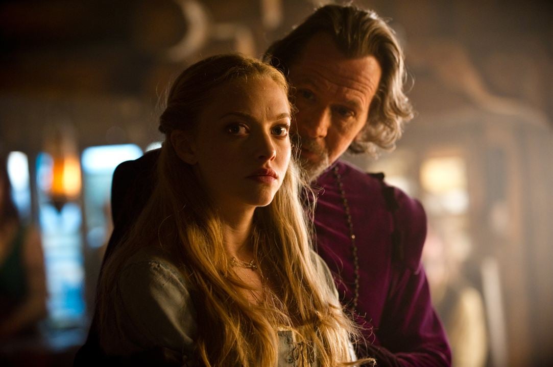 Le Chaperon Rouge : Photo Catherine Hardwicke, Amanda Seyfried, Gary Oldman