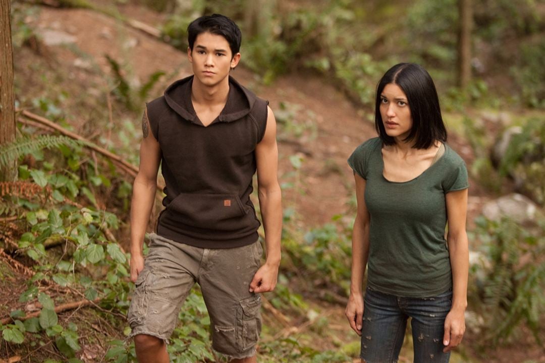 Twilight - Chapitre 4 : Révélation 1ère partie : Photo Julia Jones, Booboo Stewart