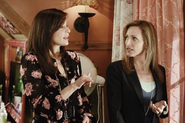 Switched : Photo Constance Marie, Marlee Matlin