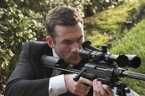 Revenge : Photo Barry Sloane