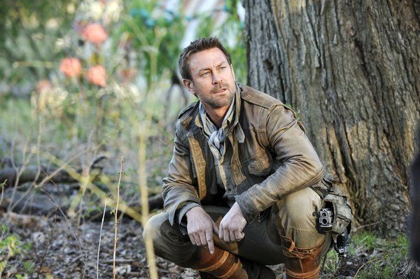 Defiance : Photo Grant Bowler