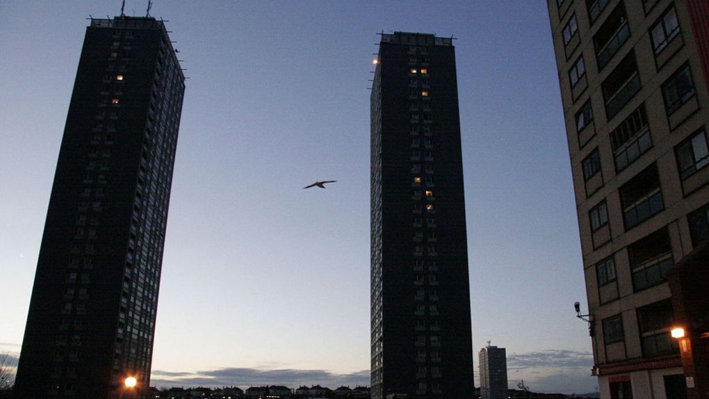 Les Red Road flats situés à Glasgow dans le film "Red Road" (2006)