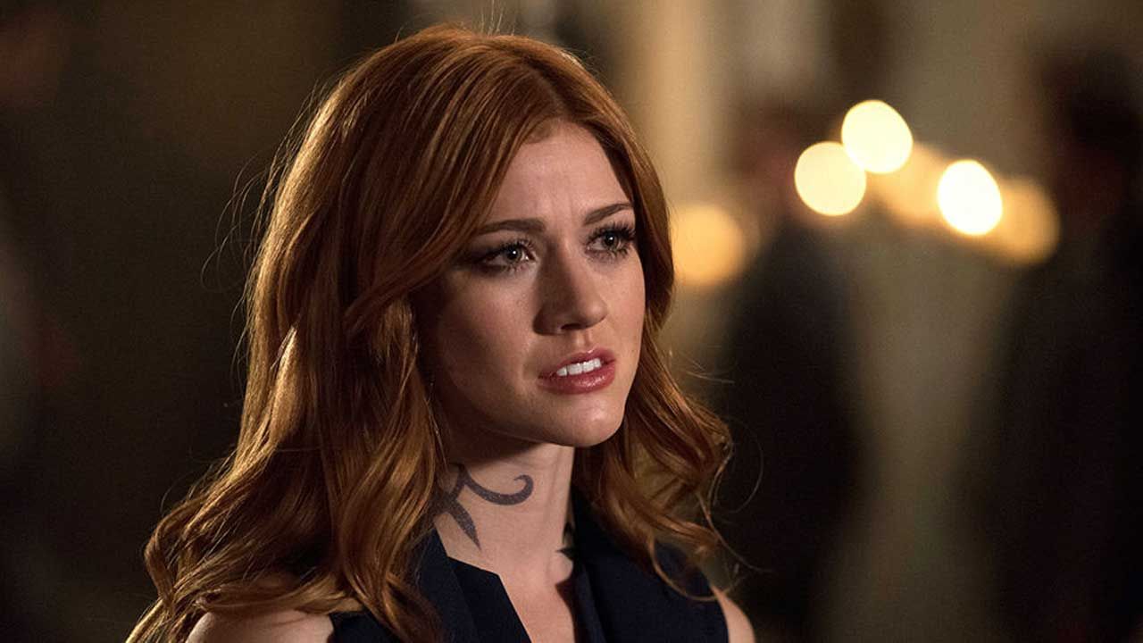 Clary Et Jace En Couple Dans La Vraie Vie Shadowhunters : ce qu'on attend de la saison 3B - News Séries à la TV -  AlloCiné