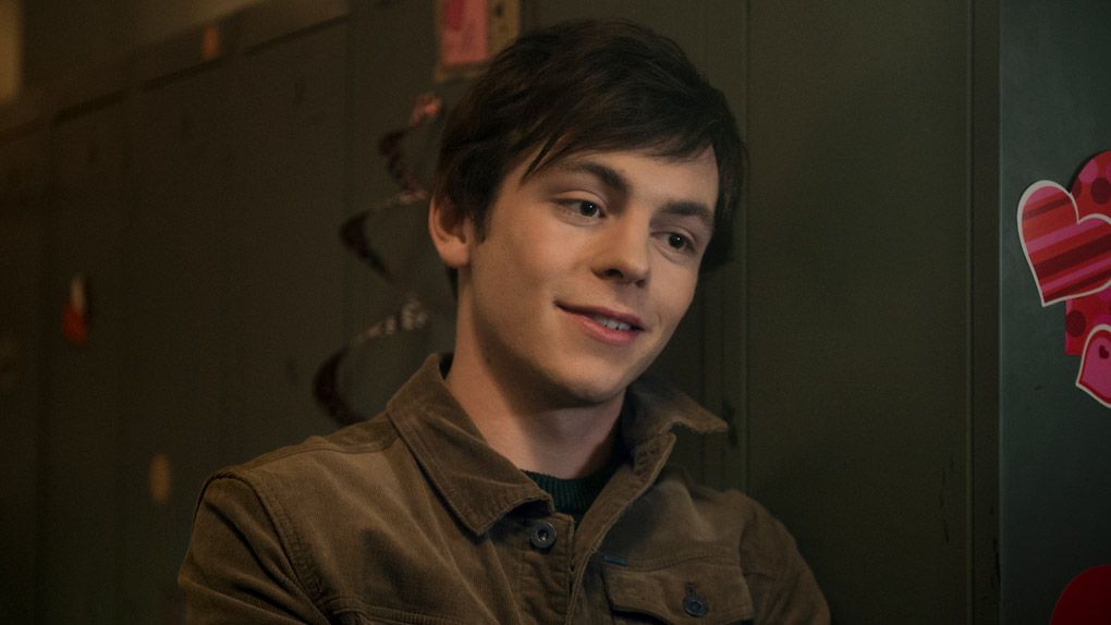 En Un Battement Netflix Saison 2 Les nouvelles aventures de Sabrina saison 2 : Netflix tease un triangle
