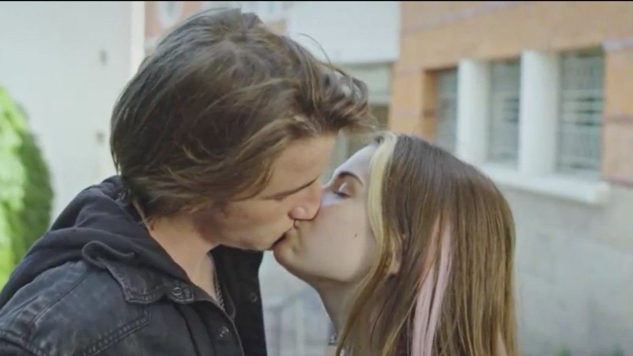 Plus Belle La Vie Lola Et Noé Plus belle la vie du lundi 13 septembre 2021 : résumé en avance de  l'épisode 4366 - News Séries à la TV - AlloCiné