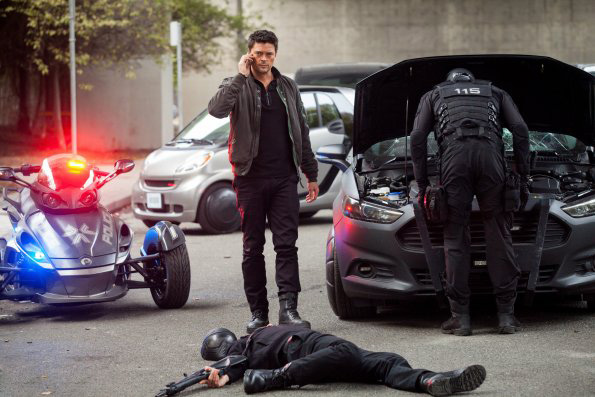 Almost Human : Photo Karl Urban