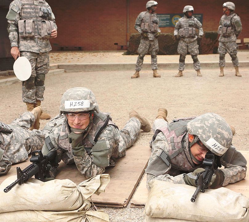 Enlisted : Photo Parker Young