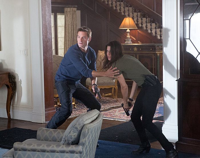 Intelligence (US) : Photo Josh Holloway, Meghan Ory