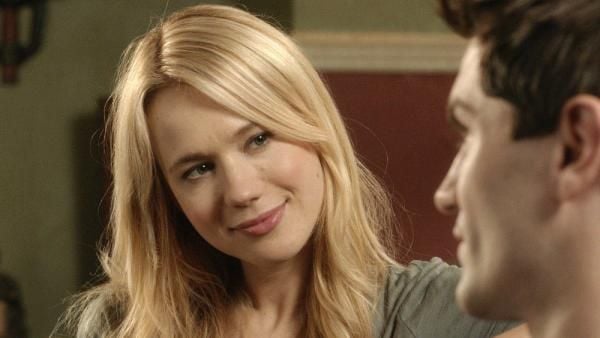Being Human (US) : Photo Kristen Hager