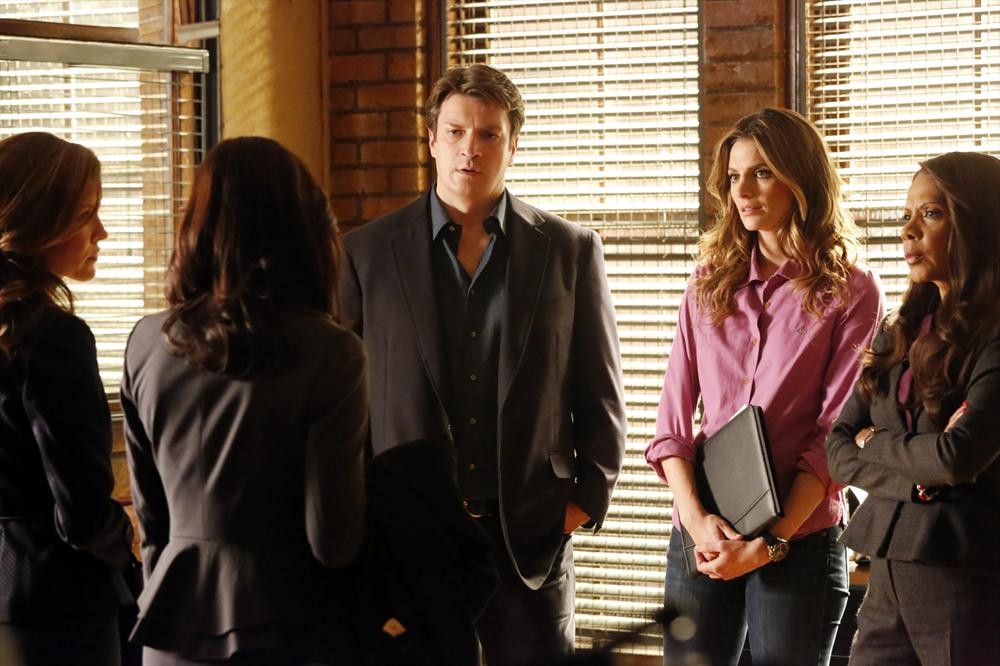 Castle : Photo Penny Johnson Jerald, Nathan Fillion, Salli Richardson-Whitfield, Stana Katic, Laurie Fortier