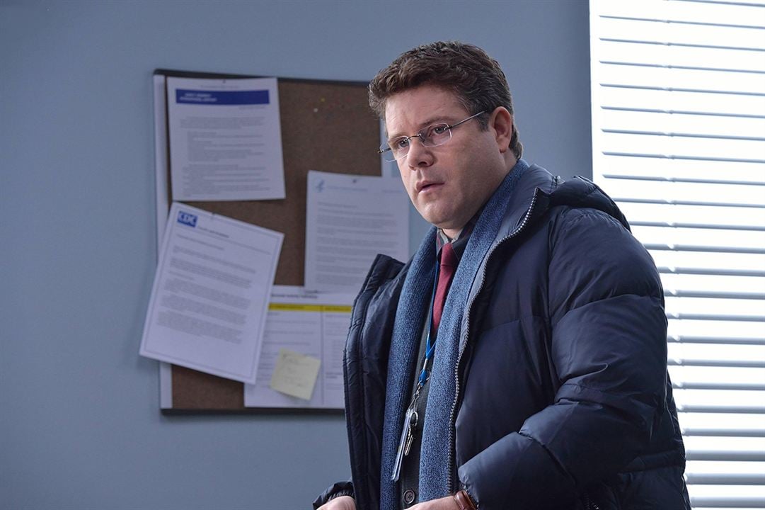 The Strain : Affiche Sean Astin