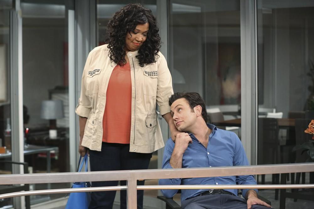 Young & Hungry : Photo Jonathan Sadowski, Kym Whitley