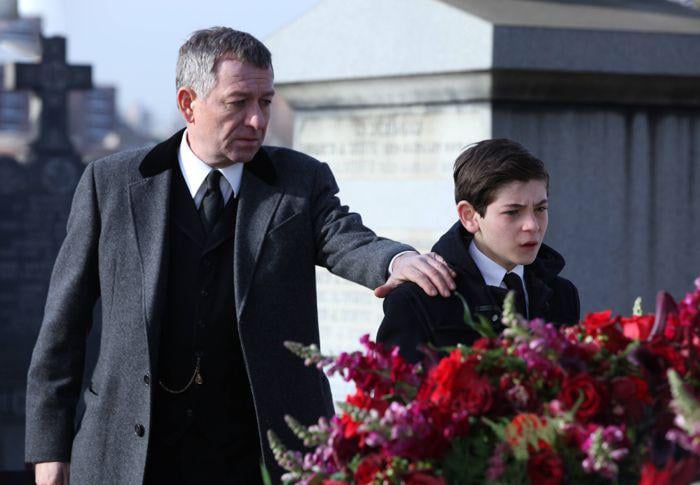 Gotham (2014) : Photo David Mazouz, Sean Pertwee