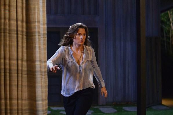 Extant : Photo Grace Gummer