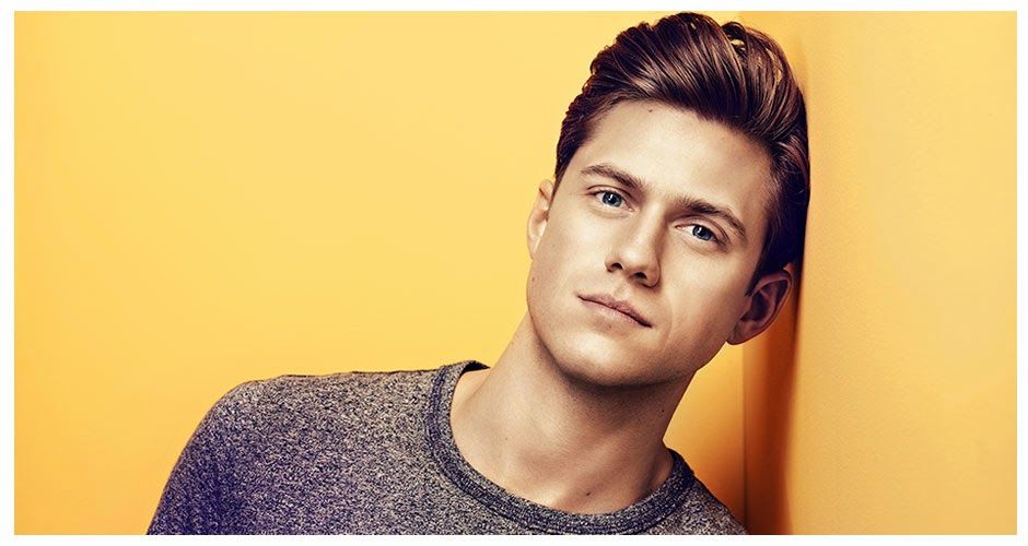 Photo Aaron Tveit