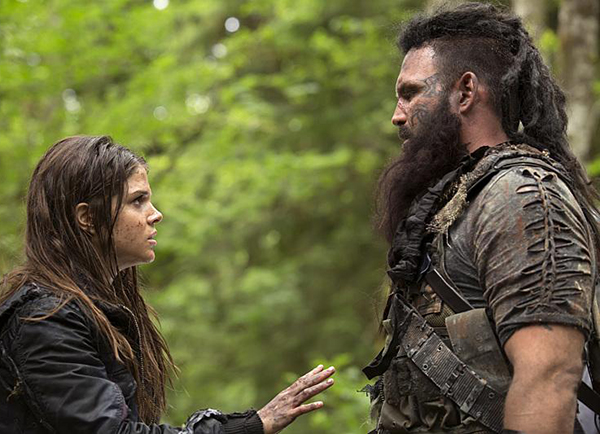 Les 100 : Photo Ty Olsson, Marie Avgeropoulos