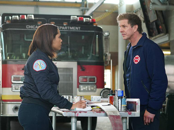 Chicago Fire : Photo Kenny Johnson, Monica Raymund