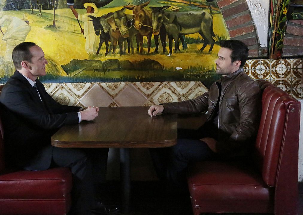 Marvel : Les Agents du S.H.I.E.L.D. : Photo Brett Dalton, Clark Gregg