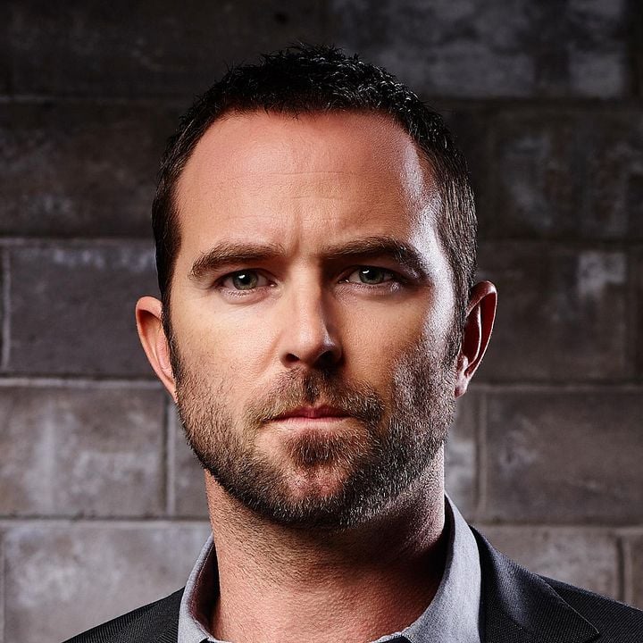 Photo Sullivan Stapleton