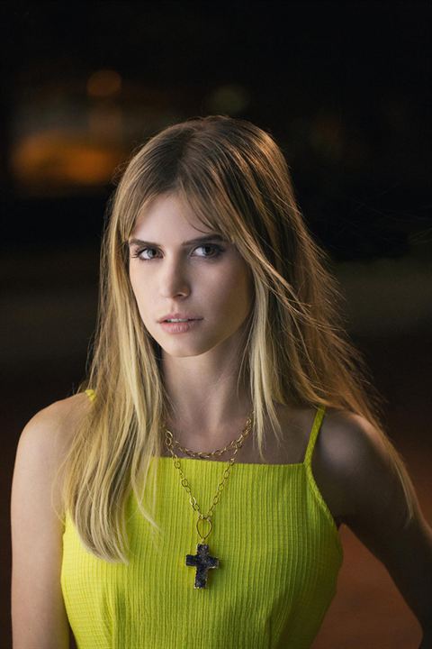 Photo Carlson Young