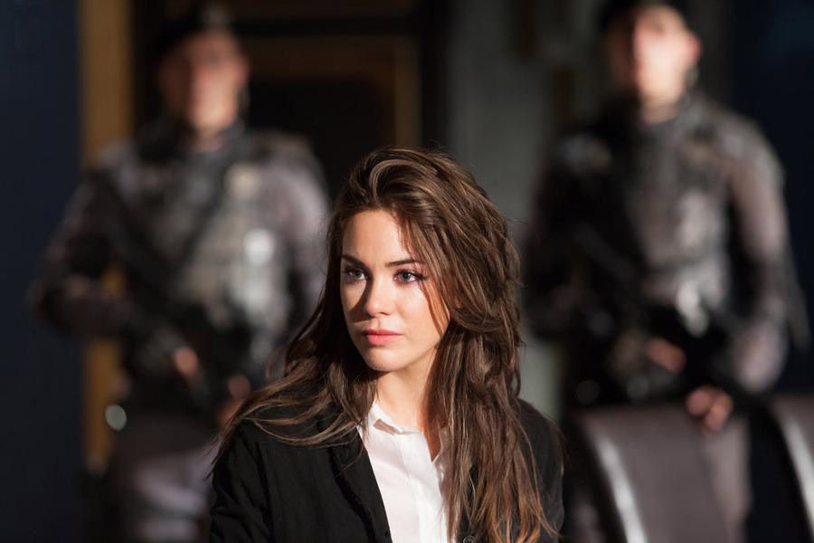 Dominion : Photo Roxanne McKee