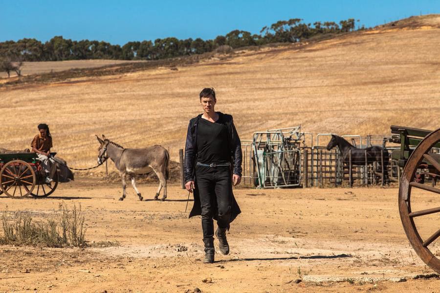 Dominion : Photo Tom Wisdom