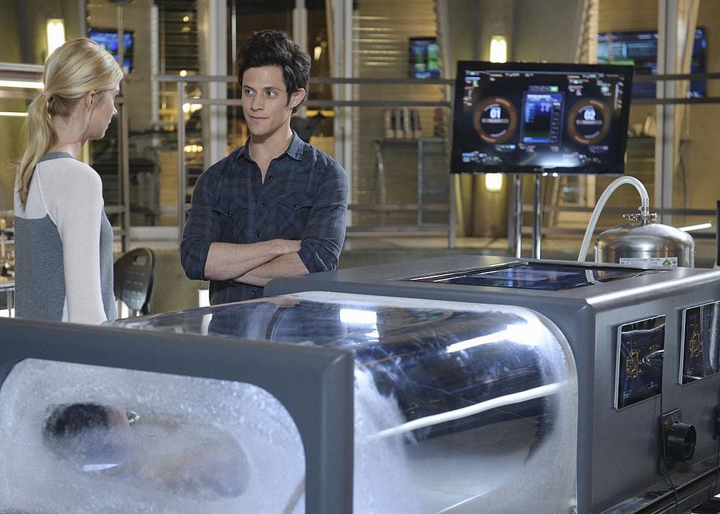 Stitchers : Photo Emma Ishta, Kyle Harris